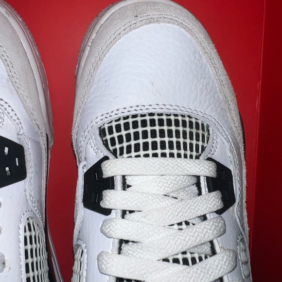 Jordan 4 - Picture 5 of 10